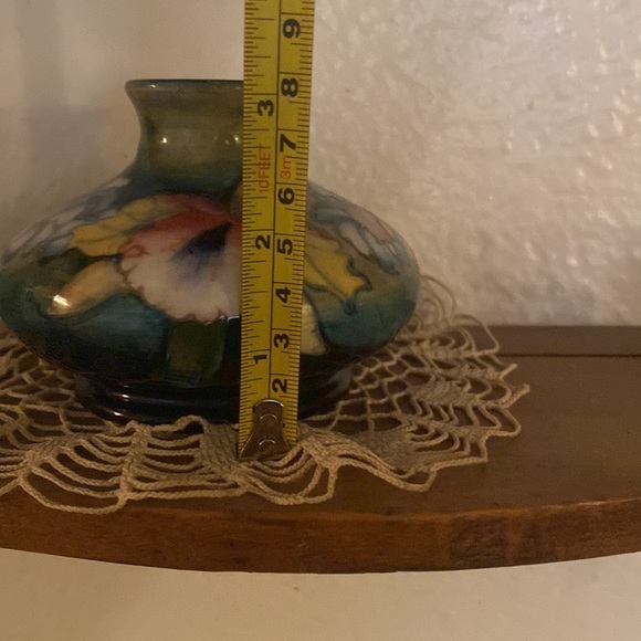 Moorcroft Orchid Pattern Sqaut Vase made in England - Picture 6 of 8